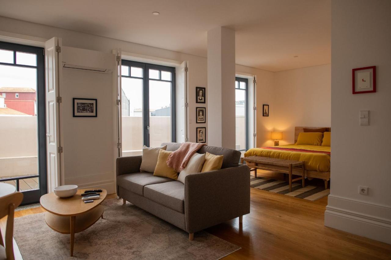 Spacious Studio W/ Balcony & Ac By Lovelystay Porto Exteriér fotografie