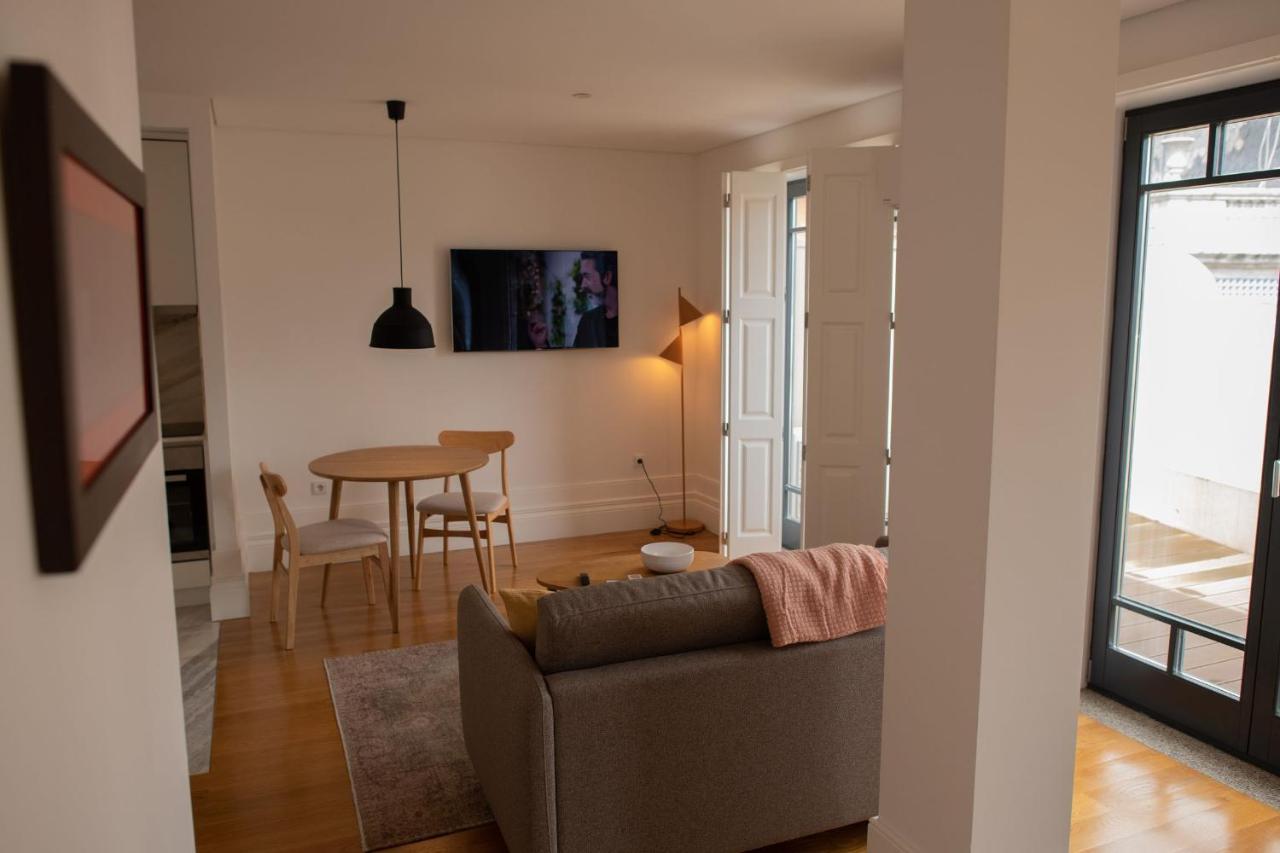 Spacious Studio W/ Balcony & Ac By Lovelystay Porto Exteriér fotografie