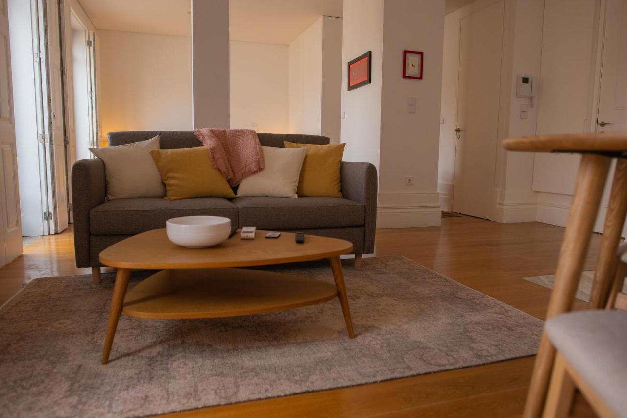 Spacious Studio W/ Balcony & Ac By Lovelystay Porto Exteriér fotografie