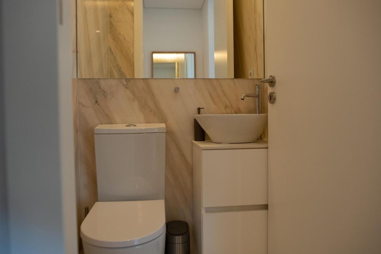 Spacious Studio W/ Balcony & Ac By Lovelystay Porto Exteriér fotografie